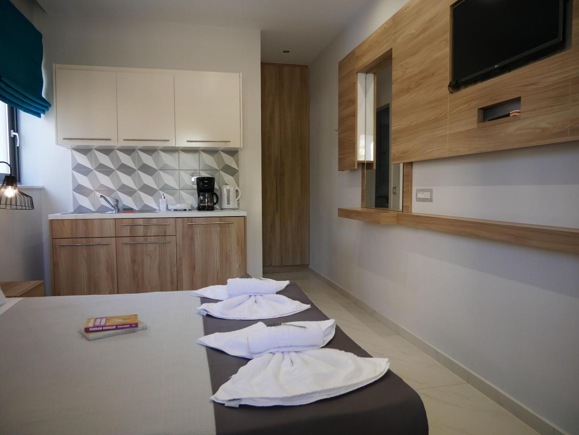 Erotokritos Studios Agia Marina  Bagian luar foto