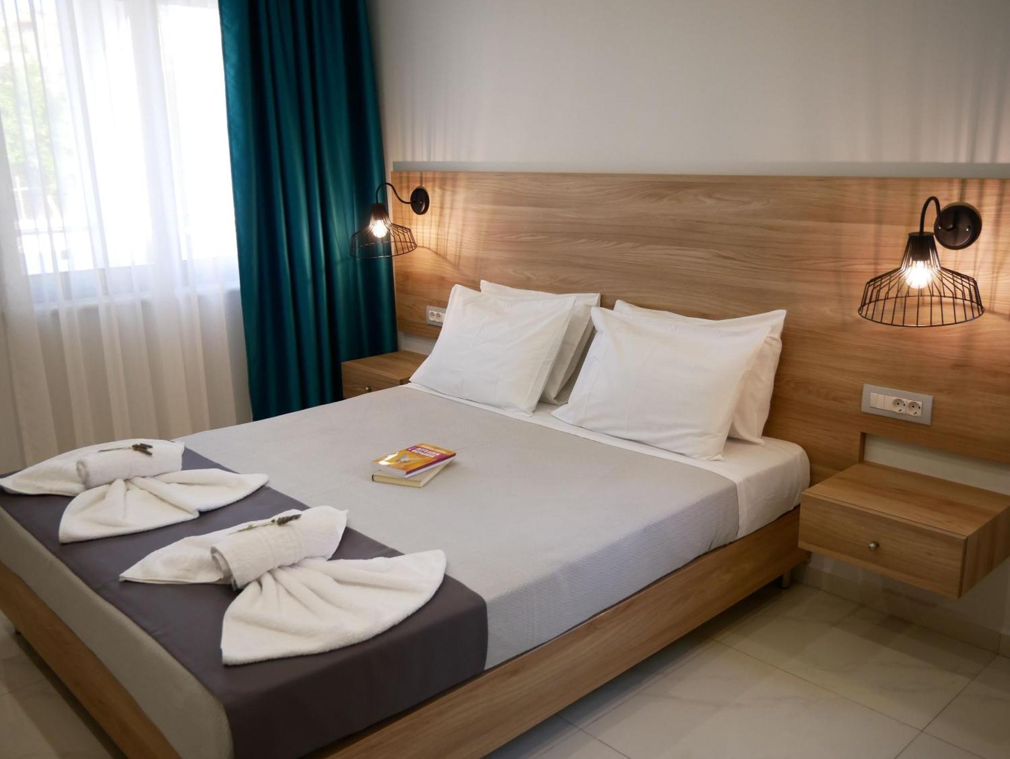 Erotokritos Studios Agia Marina  Bagian luar foto