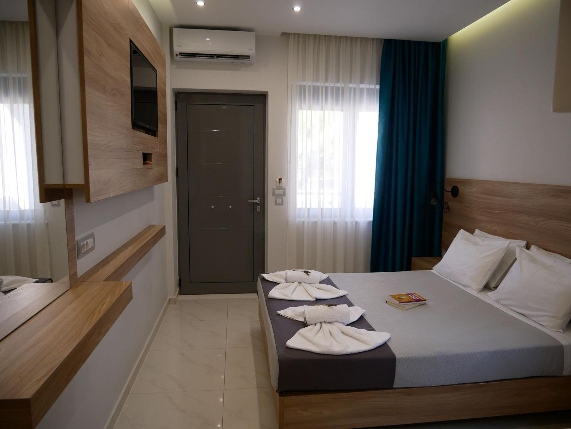 Erotokritos Studios Agia Marina  Bagian luar foto