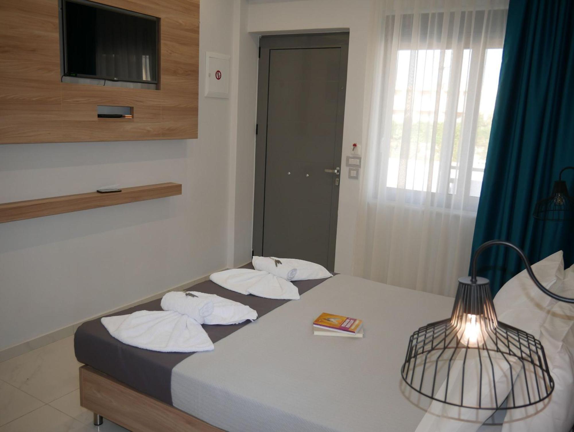 Erotokritos Studios Agia Marina  Bagian luar foto