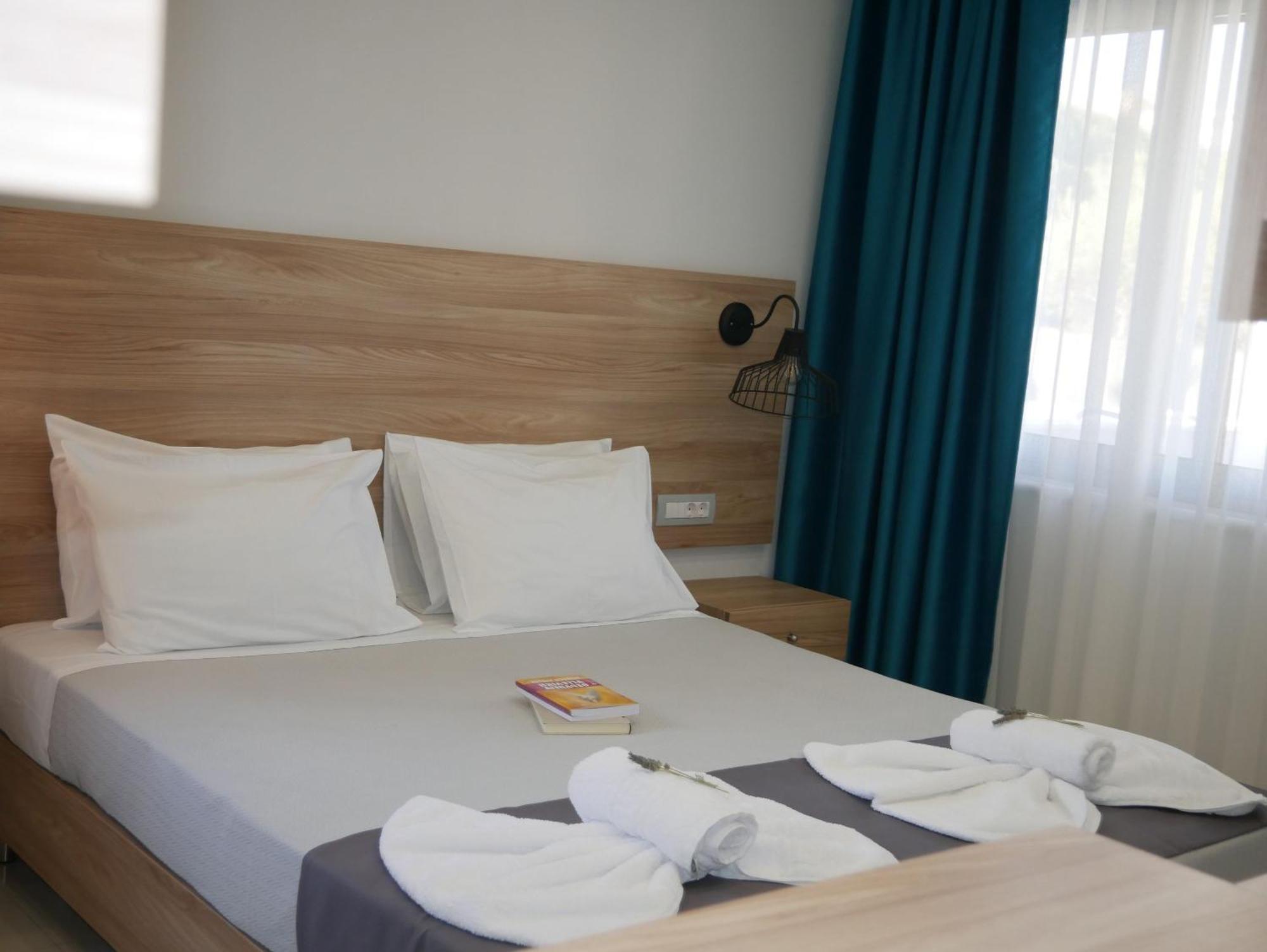 Erotokritos Studios Agia Marina  Bagian luar foto